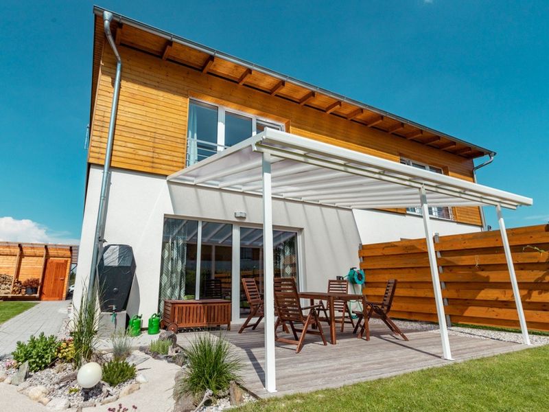Hliníková pergola u domu Terrassendach Original